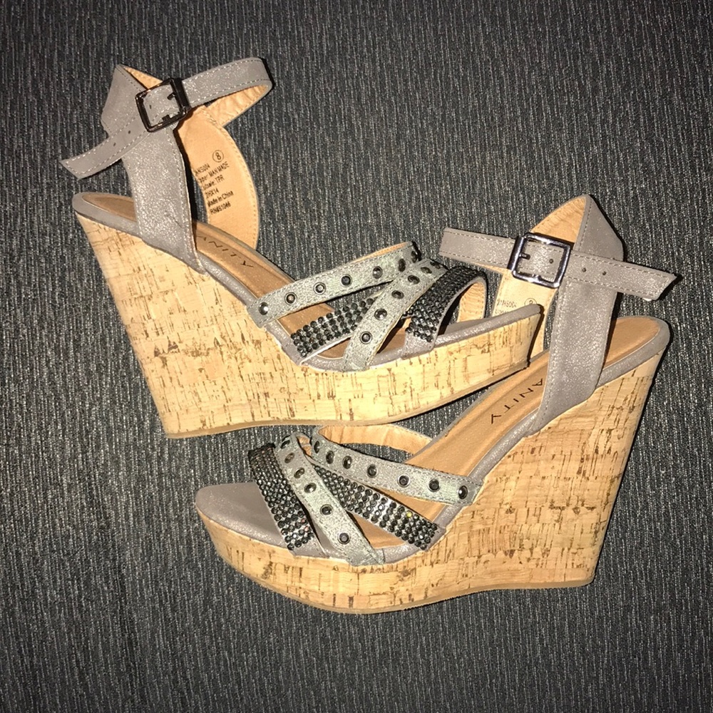 Women’s Size 8 Wedges
